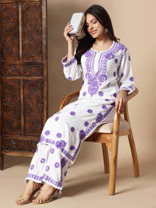 Nouveau Chikan brodé Modal Kurti pour les femmes fabriqués à la main vêtements ethniques doux respirant tissu festif et décontracté Kurta avec Palazzo - Product Image 3