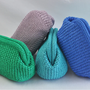 Pochette en raphia faite à la main, sac nuage en crochet de taille moyenne pour l'été - Product Image 1