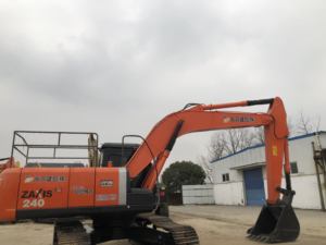 รถขุดไฮดรอลิกแบบล้อ Hitachi ZX240-3 มือสอง ปี 2023 สภาพ 95% ใหม่ ใช้งานน้อย  มอเตอร์ 1.2 เมตร ความจุบุ้งกี๋ 23 ตัน - Product Image 5