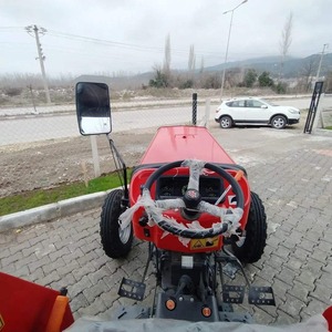 Tracteur Massey Ferguson 240 4x4 à vendre, état neuf, excellent pour l'agriculture, en excellent état avec composants de moteur et d'engrenages essentiels - Product Image 4