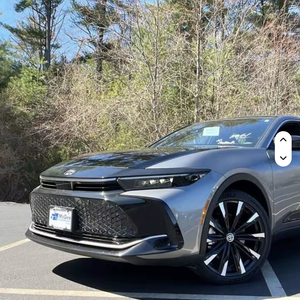 SUV hybride électrique Crown Platinum 2024, 5 portes, 5 places, 8 cylindres, occasion en excellent état, boîte automatique 6 vitesses, cuir foncé - Product Image 1