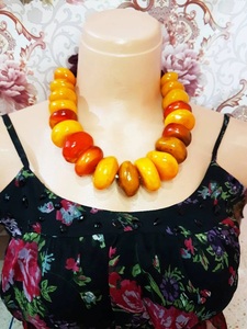 Collar de Cuentas de Resina Ámbar Hecho a Mano para Mujer, Estilo Vintage, Joyería Ligera para Fiestas y Uso Diario - Product Image 3