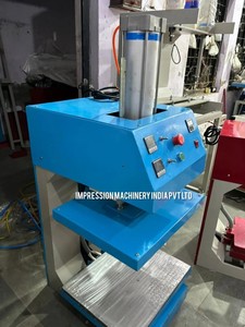 เสื้อยืดเครื่องปั๊มลายนูนสำหรับอุตสาหกรรมเสื้อผ้ามีฮู้ดผ้าคอตตอนโพลีเอสเตอร์และเครื่องแต่งกายตามสั่ง - Product Image 6