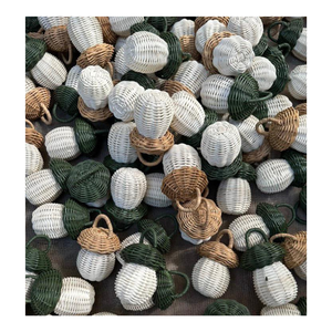 Adornos navideños de ratán hechos a mano, decoraciones tejidas únicas para el hogar y la temporada de vacaciones, diseños personalizados - Product Image 1