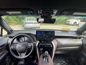 Vehículo Usado de Segunda Mano de Alta Calidad, SUV Híbrido Mediano 2023-2025, Transmisión Automática, Interior Premium, en Venta - Product Image 4