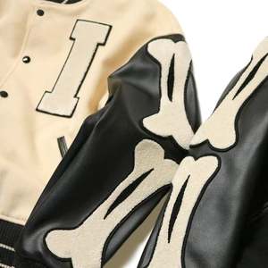 Chaqueta Universitaria Personalizada con Logotipo Bordado, Mangas de Cuero, Chaqueta Universitaria de Lana con Letras, Chaqueta de Béisbol para Hombre - Product Image 4