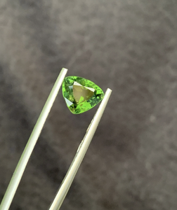 Tourmaline verte naturelle en forme de coeur, origine du Brésil, pierre précieuse bleue verte calibrée à facettes, fournisseur en gros de bijoux fins - Product Image 1