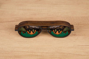 Gafas de Sol de Madera Hechas a Mano para Jóvenes, Ligeras y Cómodas, Modernas y Fáciles de Llevar de Viaje, de Tradebyd - Product Image 4
