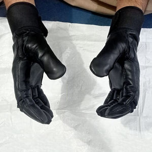Gants de frappeur de baseball en cuir de haute qualité 100% légers et durables de couleur noire sur mesure pour l'entraînement sportif lourd - Product Image 5