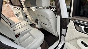 ข้อเสนอสุดคุ้มสำหรับรถมือสองปี 2017 รุ่น Macan S - Product Image 2