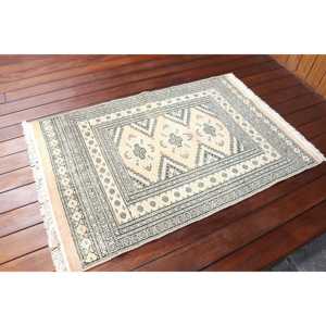 Alfombra Turca Pequeña, Alfombra Vintage de 2.5x3.7 pies, Alfombra de Lana Negra - Product Image 2