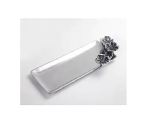 Plateau à chocolat en métal en aluminium vintage avec construction polie et durable pour contenir des bonbons assortis dans des occasions festives formelles - Product Image 3