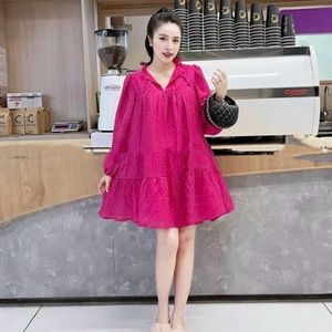 Vestido de seda lujoso: artesanía delicada con material de seda de alta calidad, que ofrece suavidad y belleza noble para cualquier ocasión - Product Image 1