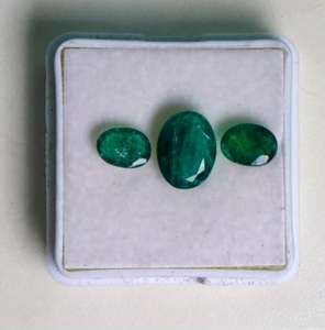 พลอยสีเขียวเจียระไนทรงรีทรงรีมรกตธรรมชาติจากผู้ผลิตอินเดียสำหรับทำเครื่องประดับอัญมณีหลวม - Product Image 2