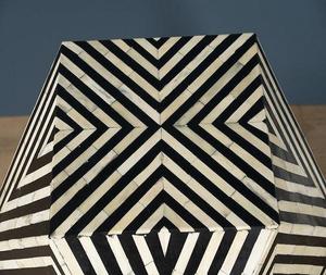 Mesa Auxiliar con Incrustaciones de Hueso - Mesa de Noche Artesanal con Incrustaciones de Hueso de Camello para Exportación por f s i - Product Image 1