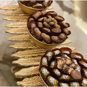 Cuencos para servir de chocolate y dátiles hechos de metal de calidad superior con diseño de flores de aspecto atractivo chapado en oro de alta calidad de la India - Product Image 3