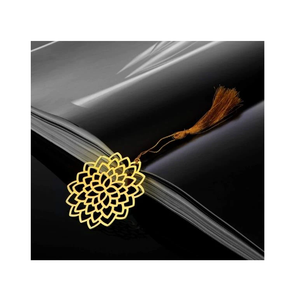 Marque-page en laiton de créateur Cadeaux de librairie Marque-page personnalisée en émail doux Marque-page Signets les plus exigeants - Product Image 6