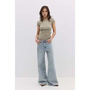 T-shirt décontracté à manches courtes et col rond, 100% coton, tissu en velours côtelé, coupe classique, Mega Merchant - Product Image 2