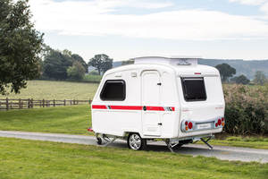 Mini-caravane de camping-car légère et de haute qualité, modifiée, avec lit et cuisine, disponible à la vente à un prix avantageux - Product Image 6