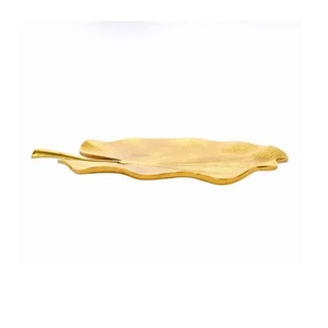 Plateau de service rectangle en aluminium au design luxueux avec poignée en feuille pour hôtel plateau de service aux fruits de haute qualité pour la vaisselle de table - Product Image 4