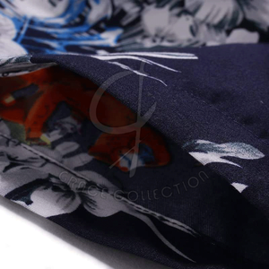 Conjunto de camiseta y pantalones cortos de dos piezas informales y elegantes de verano transpirable de alta calidad para hombre con parches personalizados - Product Image 4