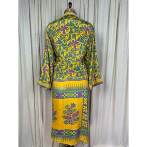 Vestido de Salón Boho Chic Vintage para Mujer de Seda Reciclada, Túnica de Playa para Resort, Bata Estilo Gitano para el Hogar, Cubrebañador - Product Image 3