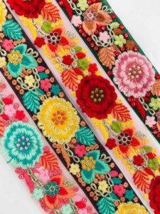 Venta al por mayor de estilo indio Phulkari bordado floral borde de encaje trabajo pesado multicolor étnico ajuste romántico diseño elegante - Product Image 4