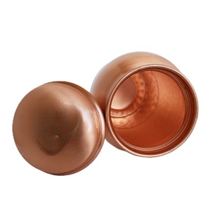 Bouteille d'eau en cuivre pur de finition de luxe avec un design traditionnel parfait pour les cadeaux et la décoration intérieure - Product Image 2