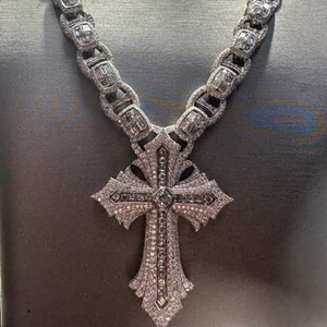 จี้เพชรโมอิสซาไนต์ทรงกลมเจียระไนแบบบริลเลียนท์ คุณภาพ VVS สไตล์ฮิปฮอป เงินแท้ 925  แบบสั่งทำพิเศษ ประดับเพชรเต็มตัว คุณภาพสูง - Product Image 2