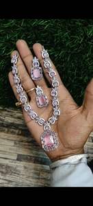 Ensemble de collier et de boucles d'oreilles en laiton traditionnel de la meilleure qualité avec un ensemble de bijoux ethniques plaqué antique pour les mariages et les occasions festives - Product Image 3