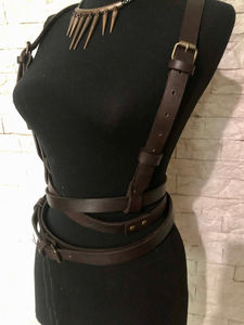 Harnais en cuir pour femme 3 tours anneaux de cou et de taille réglables LWH-0099 de tenue de festival - Product Image 3