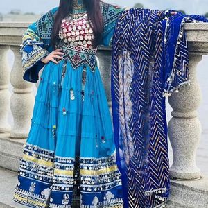 ชุดเดรสสตรีอัฟกานิสถานคุณภาพสูง ขนาดสั่งทำได้ ราคาถูก ผลิตตามแบบ OEM ของแท้ ขายดี ชุดเดรสสตรีแบบดั้งเดิม ชุดเดรสวินเทจ - Product Image 1