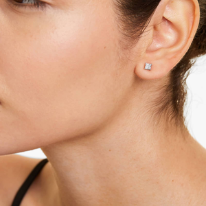 Classique princesse coupe Moissanite diamant boucles d'oreilles élégant étincelant 925 argent intemporel Solitaire Style parfait bijoux fins - Product Image 4