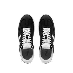 Pour les baskets Valentino Baja noires à détail en V et semelle épaisse - Product Image 4