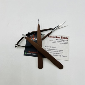 Ciseaux à sourcils inclinés brun chocolat avec logo personnalisé Outil à ressort en acier durable Pince à sourcils pointue inclinée - Product Image 5