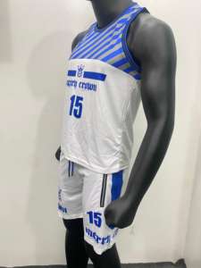 Maillot de basket-ball de haute qualité 100% polyester nouveau style motif solide respirant avec logo de nom d'équipe personnalisable sur le devant - Product Image 3