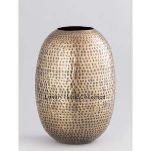 Vase de forme personnalisée créative idéal pour les cadeaux et les cadeaux promotionnels Vase à fleurs en métal martelé à la main à bas prix - Product Image 1