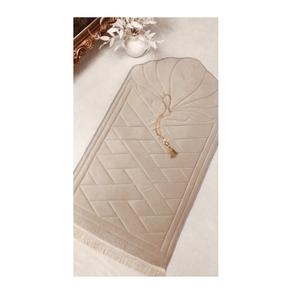 Alfombra de Oración de Seda Hecha a Mano de Primera Calidad con Intrincados Patrones Islámicos, Tela Duradera, Acabado Elegante para Uso en el Hogar o la Mezquita - Product Image 1