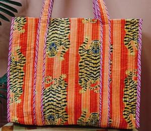 Magnifique sac fourre-tout réversible haut de gamme, imprimé Ikat indien populaire, en coton et velours matelassé, sac de marché hippie - Product Image 2