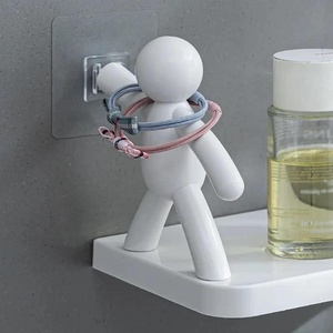 ชั้นวางของอเนกประสงค์แบบไม่ต้องเจาะผนัง พร้อมดีไซน์ราวกันตกทรงมนุษย์ที่เป็นเอกลักษณ์ สำหรับห้องน้ำ ห้องครัว และโซลูชั่นการจัดเก็บภายในบ้าน - Product Image 3