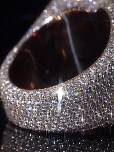 แหวนฮิปฮอปผู้ชายปี 2025 ประดับเพชรทรงกลมเจียระไนแบบบริลเลียนท์ ตัวเรือนเงินแท้ พร้อมโลโก้และหมายเลขสั่งทำพิเศษ ดีไซน์หรูหรา เหมาะเป็นของขวัญ - Product Image 3