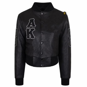 Chaqueta Corta Universitaria Personalizada de la Hermandad Alpha Kappa, Chaqueta Deportiva de Cuero Negra con Letras de la Hermandad, Personalizada a tu Gusto - Product Image 5