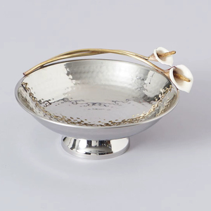 ชามโลหะสลักลายโบราณแบบพรีเมี่ยมออกแบบมาสำหรับโอกาสทางวัฒนธรรมสำหรับอาหารค่ำของครอบครัวเดือนรอมฎอนและวันอีด - Product Image 1