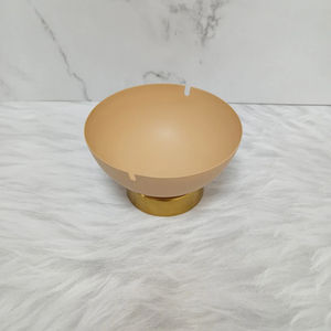 Bol décoratif moderne en or mat avec base ronde Bol élégant en métal pour fruits ou collations pour la décoration de table à manger à la maison - Product Image 4