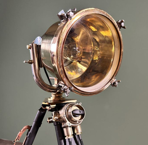 Projecteur royal nautique antique en laiton avec trépied en bois robuste pour une touche classique en vente en gros - Product Image 4