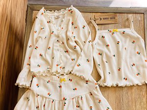 Conjunto de 3 piezas de algodón orgánico certificado GOTS para niñas, falda, camisola, Top y cárdigan, suave y de moda, proveedor ODM de Vietnam OEM - Product Image 3