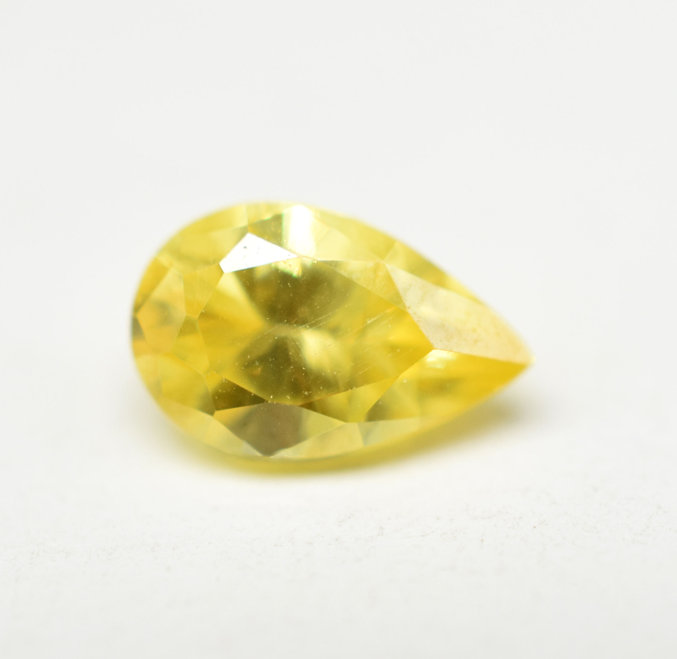 สีเหลือง