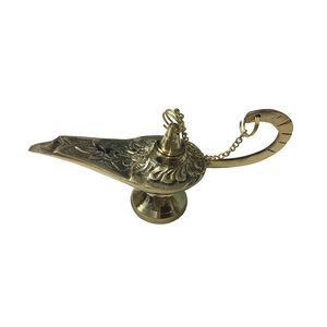 Aladeen Unique Brass Genie Lamp Quemador de incienso Lámpara dorada con material metálico para calentadores de velas decorativas Propósito - Product Image 1