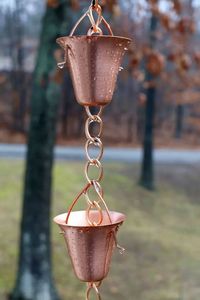 โซ่ฝนโลหะสไตล์โบราณสำหรับบ้านกระท่อมที่นำเสนอรูปลักษณ์ที่มีเสน่ห์เหมือนโลกเก่าที่มีการไหลของฝนที่ใช้งานได้ - Product Image 5