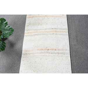 Alfombra Vintage Estilo Runner, Alfombra Turca de 1.8x9 pies, Alfombra de Lana Kilim Blanca - Product Image 5